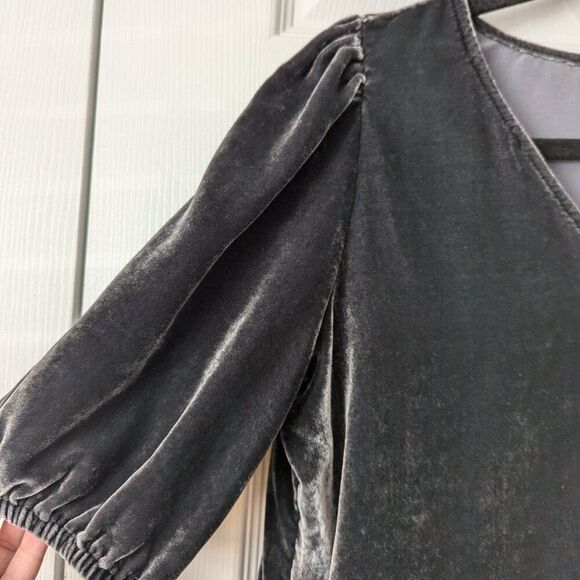 LOFT Velvet Puff Sleeve Top | Women’s Medium Petite Gray - Picture 4 of 5